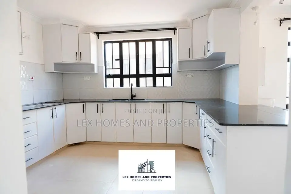 4bdrm Maisonette in Rimpa for sale