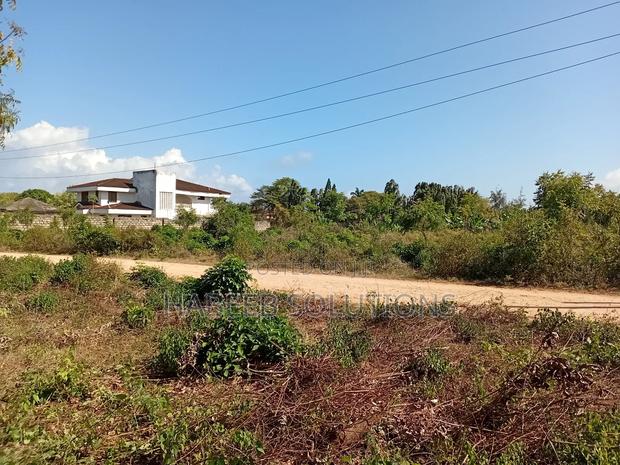 Shanzu Beach - 1/4 Acre Plots for Sale - thumbnail 2
