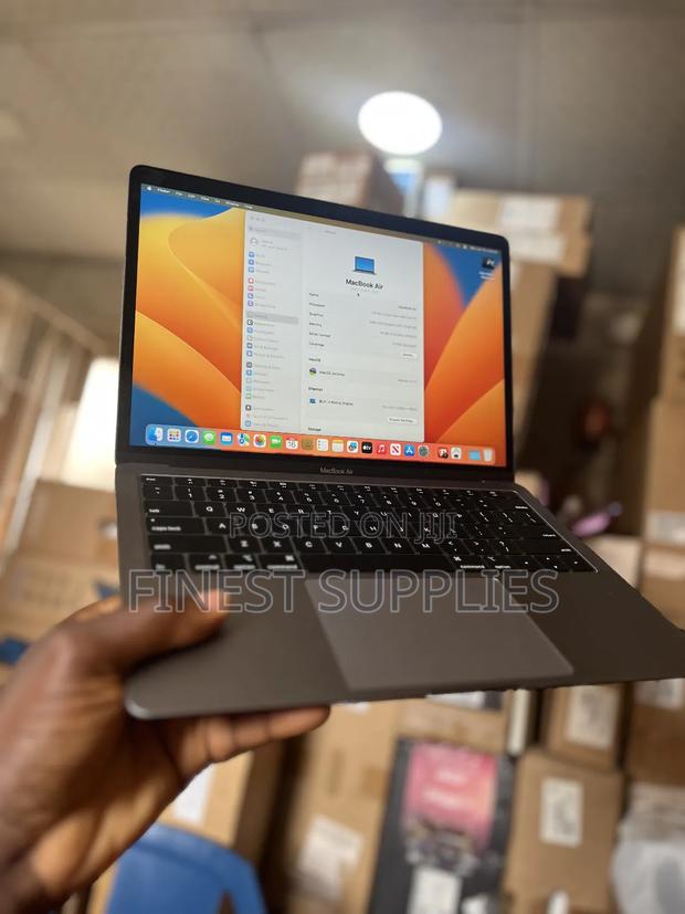 Laptop Apple MacBook Air 2020 8GB Intel Core I5 SSD 128GB - main view