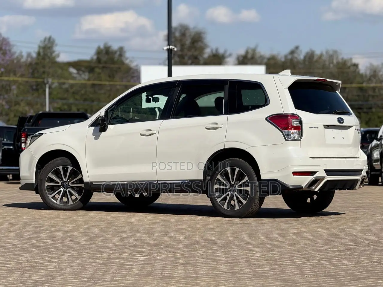 Subaru Forester 2017 White