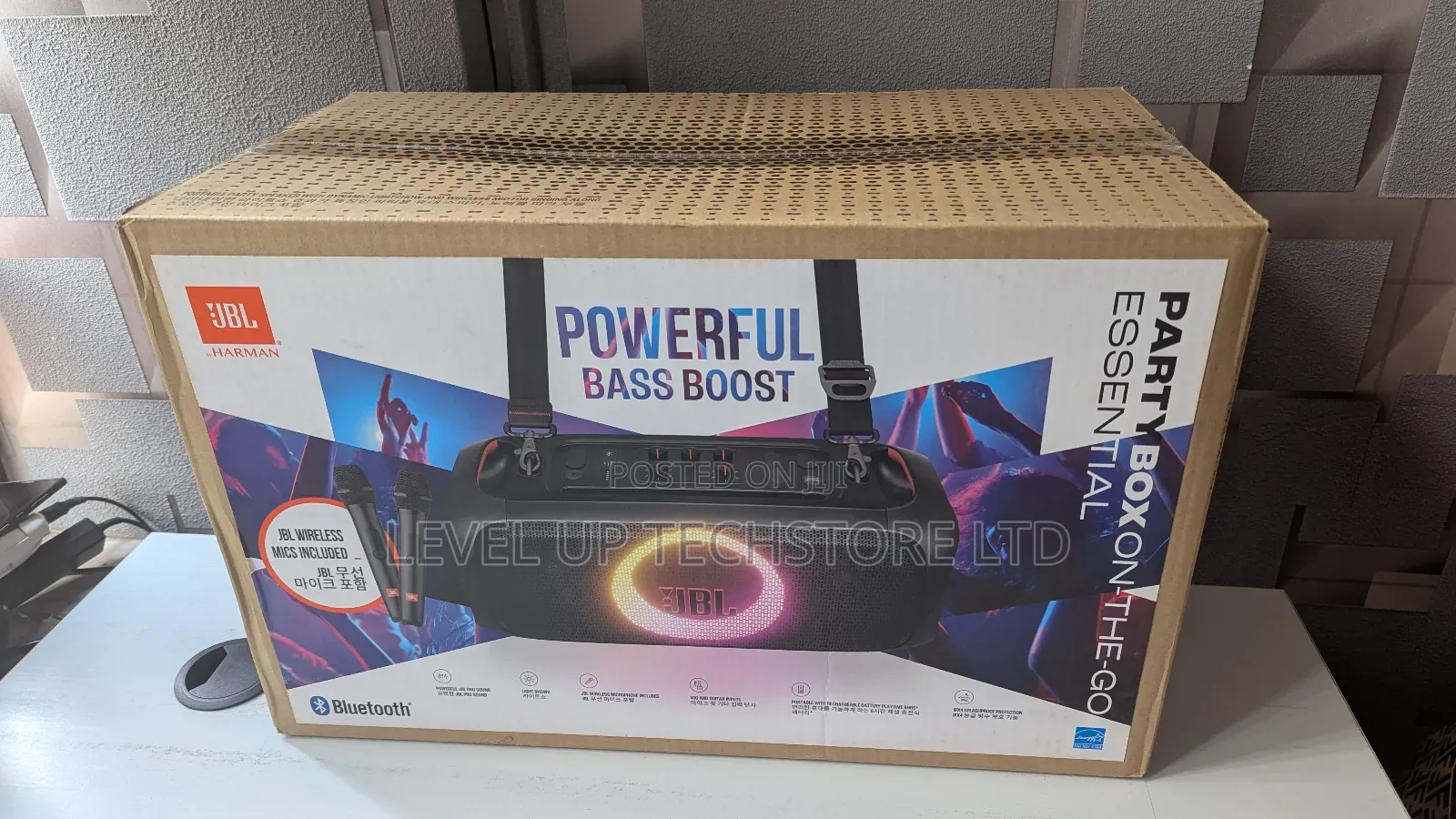 JBL Partybox on the Go Essential.