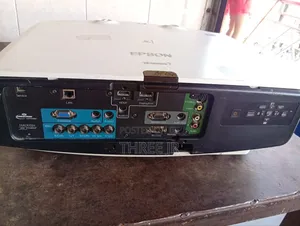 Epson G6250w With 6500lumens Ex Uk Projector