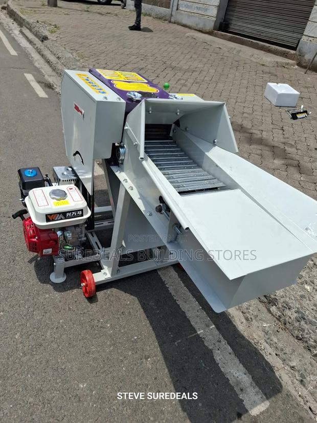 Advanced Animal Feed Chopper Machine With 7.5hp Engine