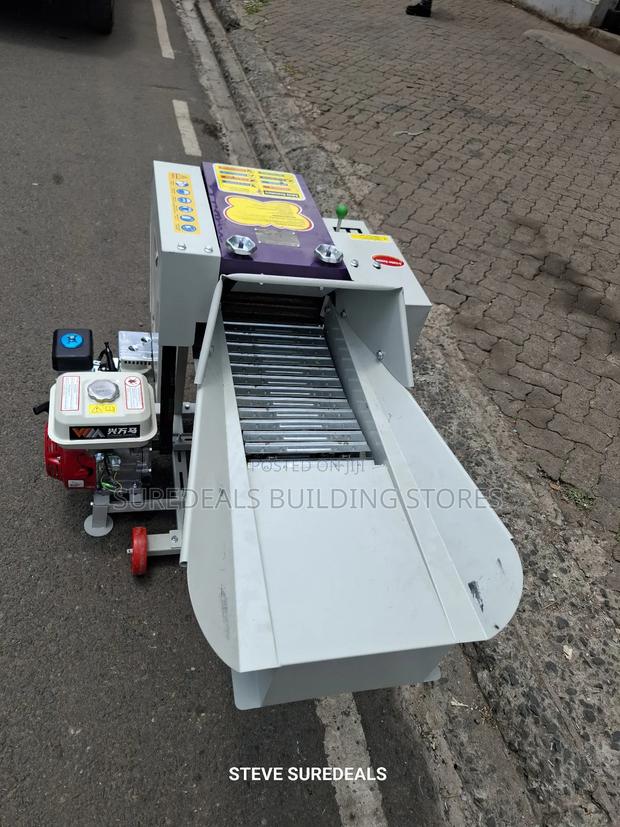 Advanced Animal Feed Chopper Machine With 7.5hp Engine - thumbnail 4