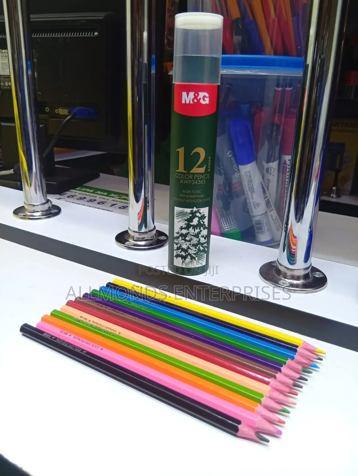A Packet of 12pcs M G Color Pencil - 12 Colors