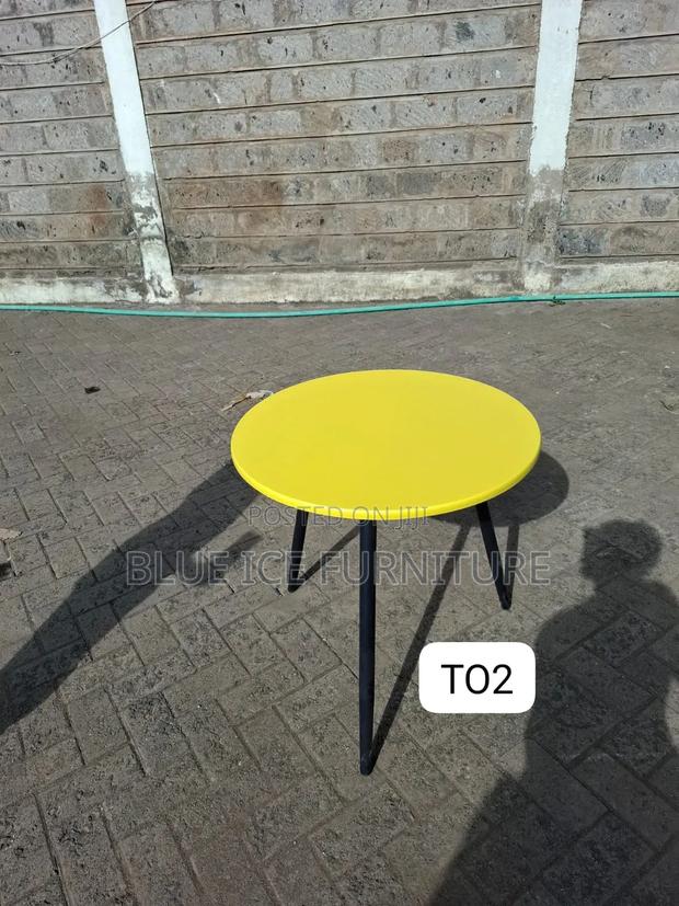 Modern Table - main view