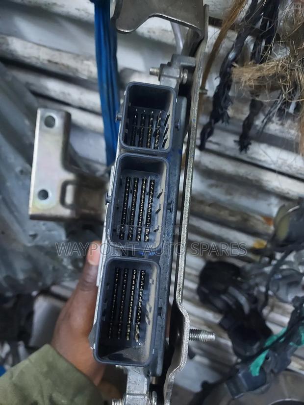 Nissan Serena Computer Box- Ff - thumbnail 3