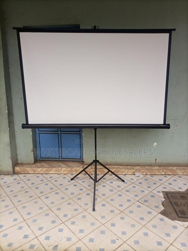 Projection Screen 240cm X 240cm (96inch X 96inch) - main view