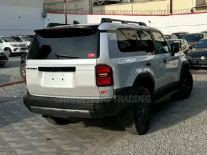 Toyota Land Cruiser Prado 2.8 2024 White