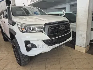Toyota Hilux 2020 White