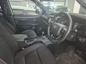 Toyota Hilux 2020 White