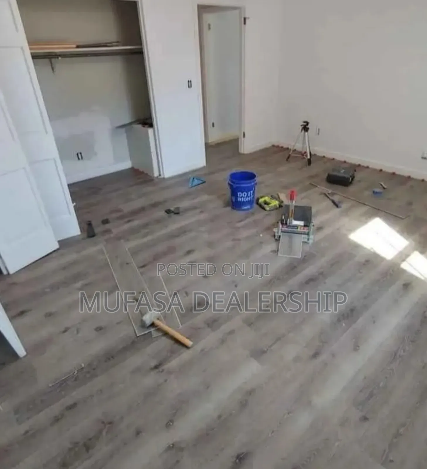 Laminated Flooring/Laminates