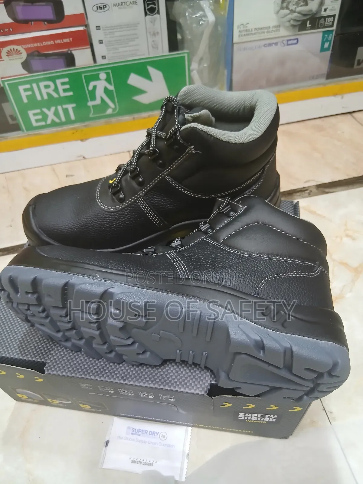 Jogger Leather With Breathable Upper