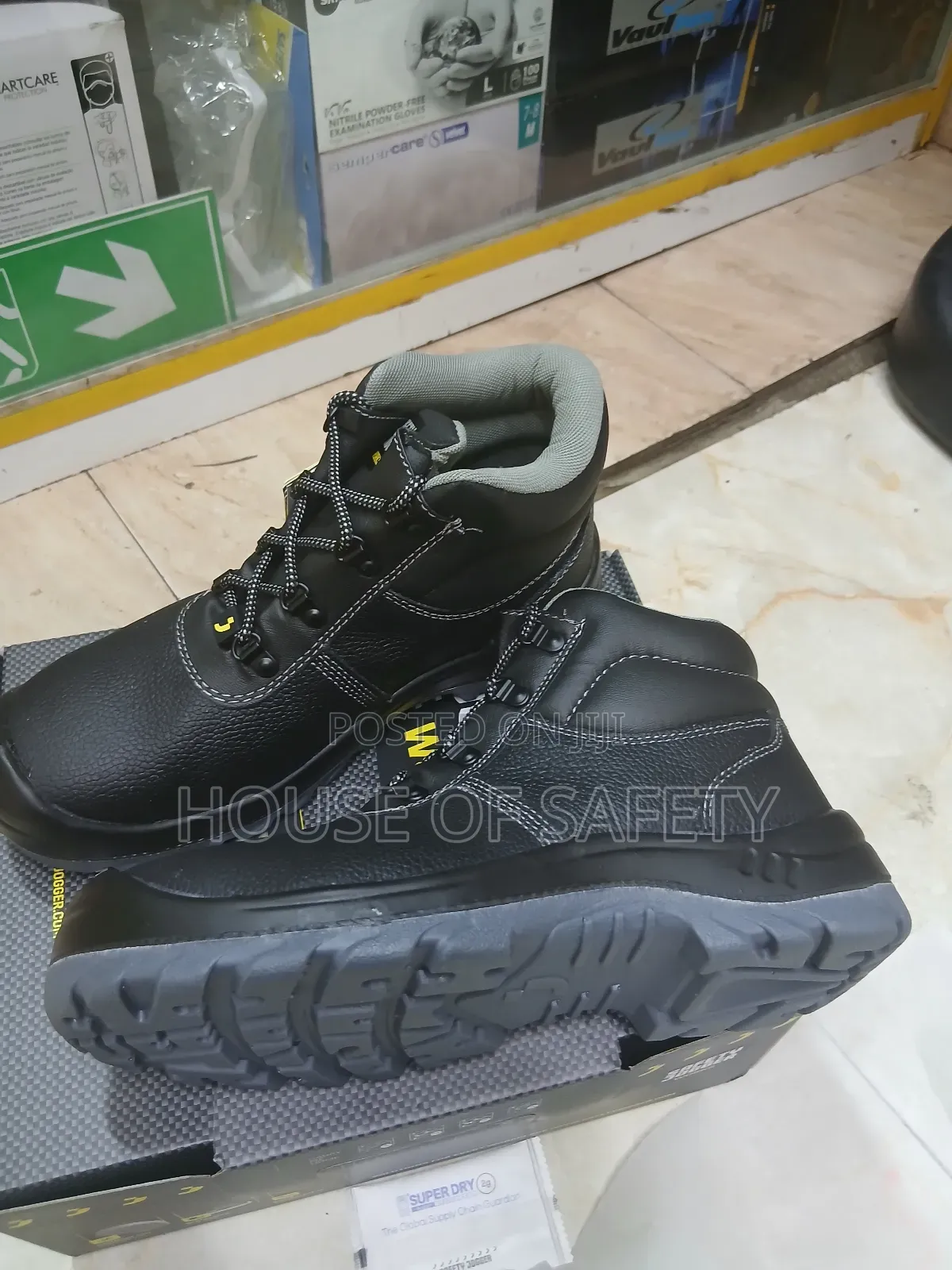 Jogger Leather With Breathable Upper