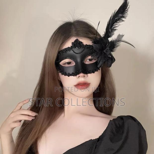 Feather Black Party Mask - thumbnail 2