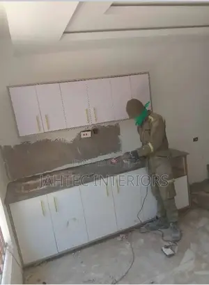 Kitchen Cabinets Revamp and Feeting