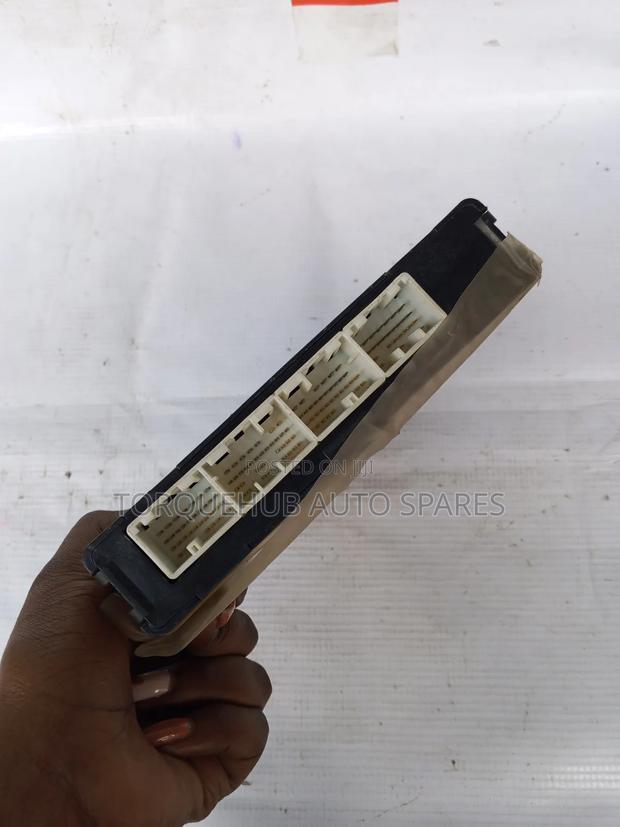 Engine Control Unit Toyota Corolla 2004 - thumbnail 2