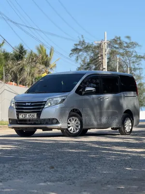 Toyota Noah 2017 Silver