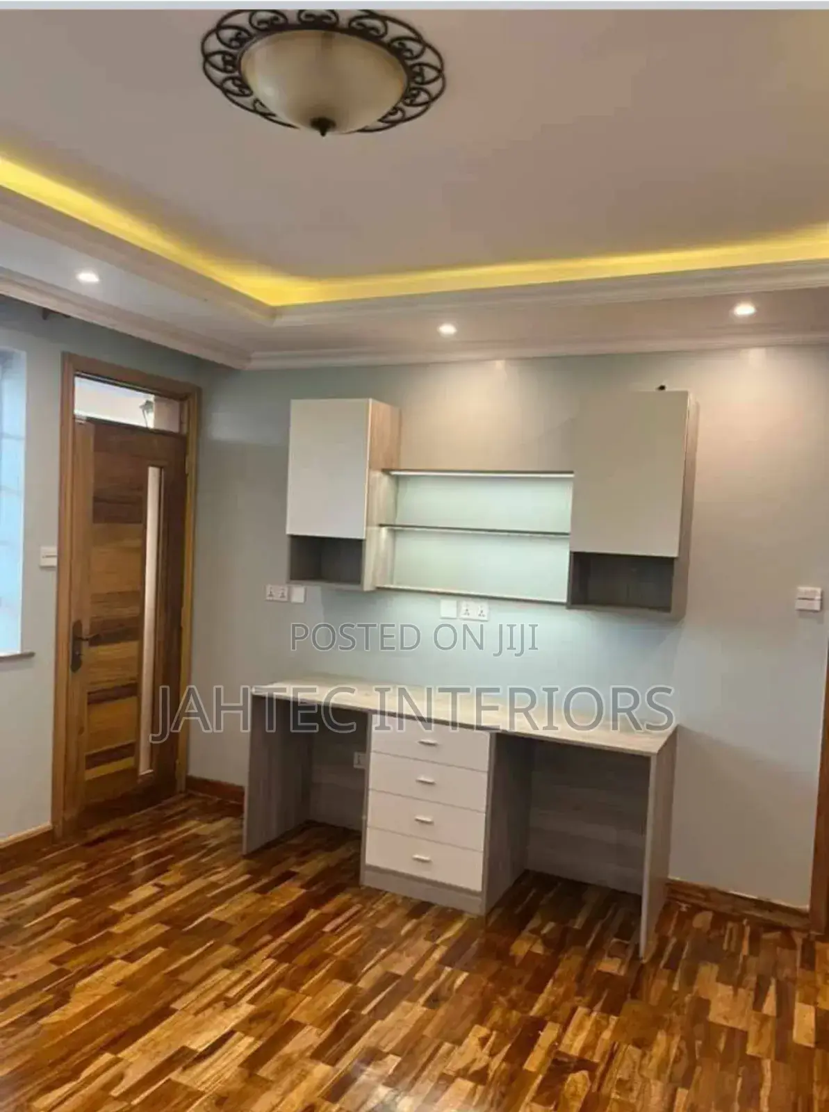 Kitchen Cabinets Revamp and Feeting