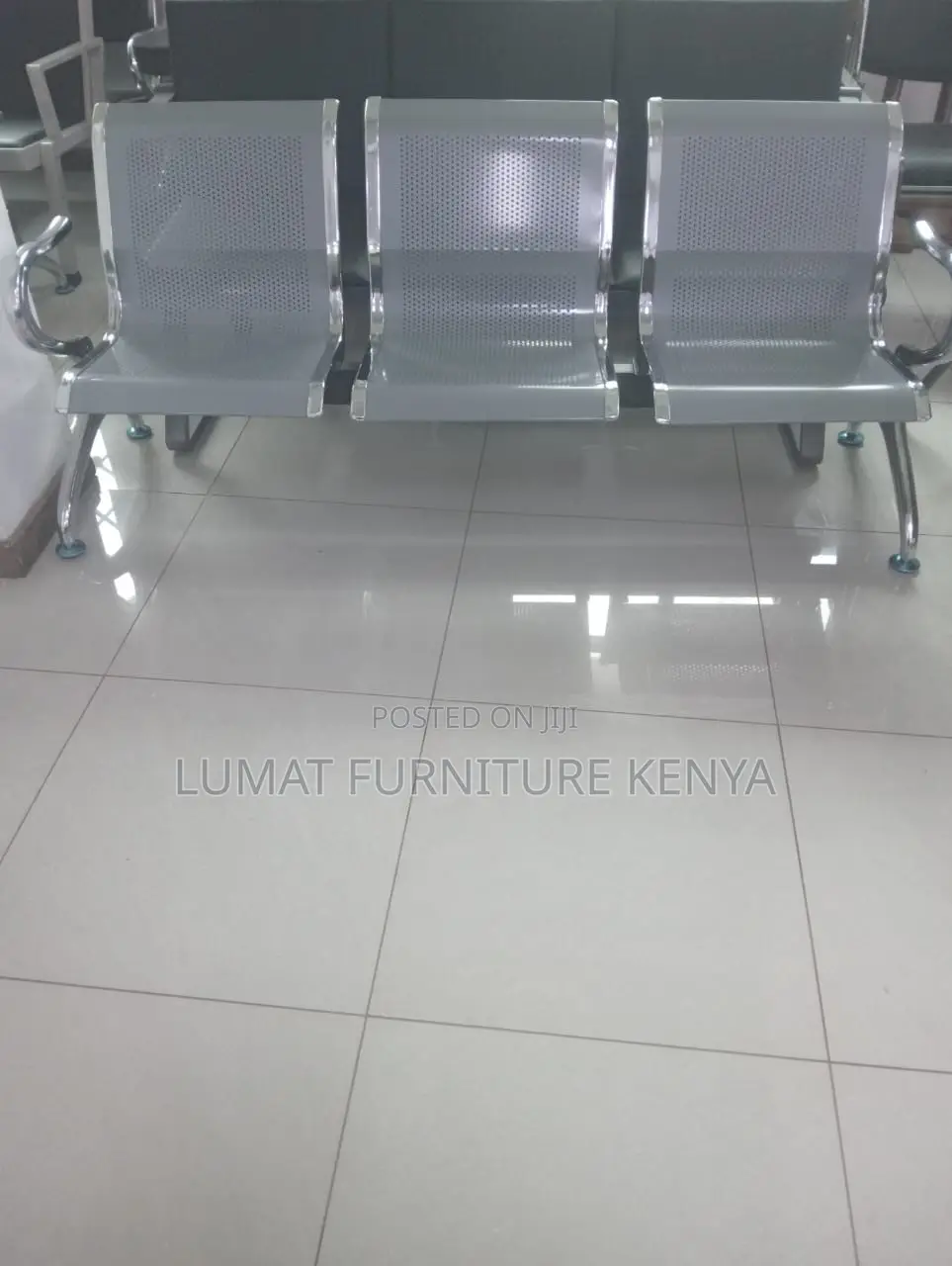 Airport-Style Waiting Seat