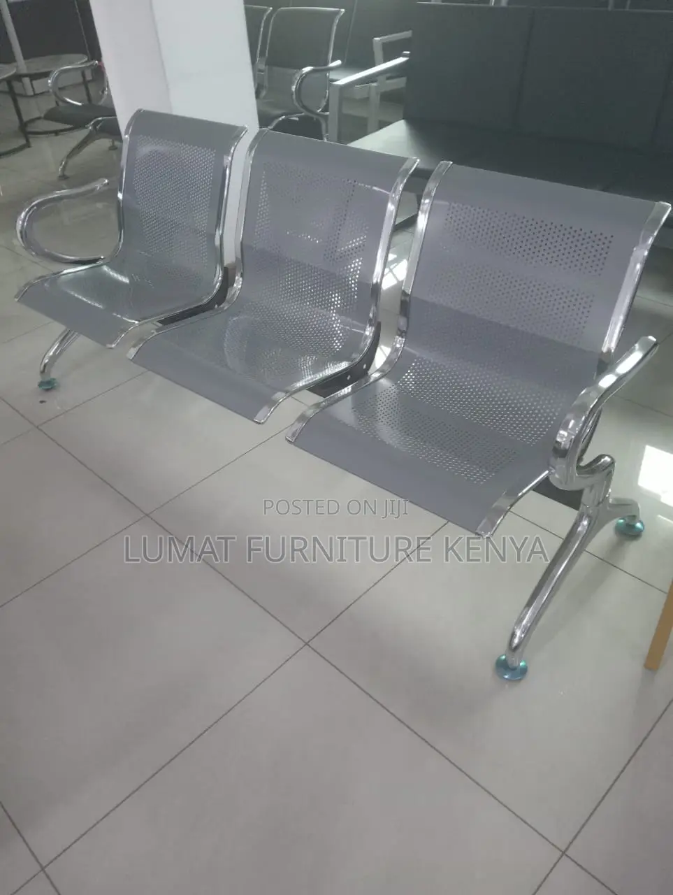 Airport-Style Waiting Seat