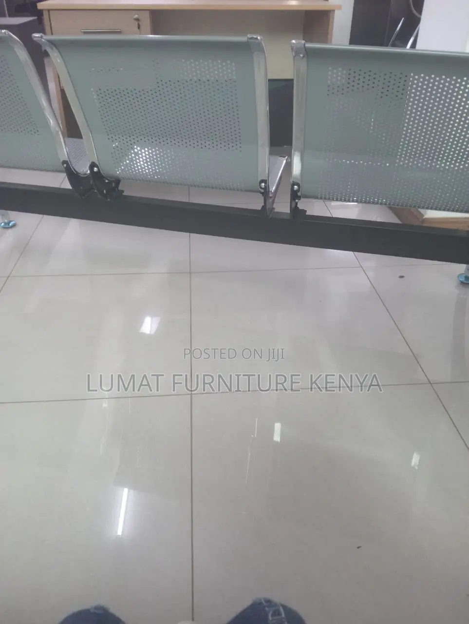 Airport-Style Waiting Seat