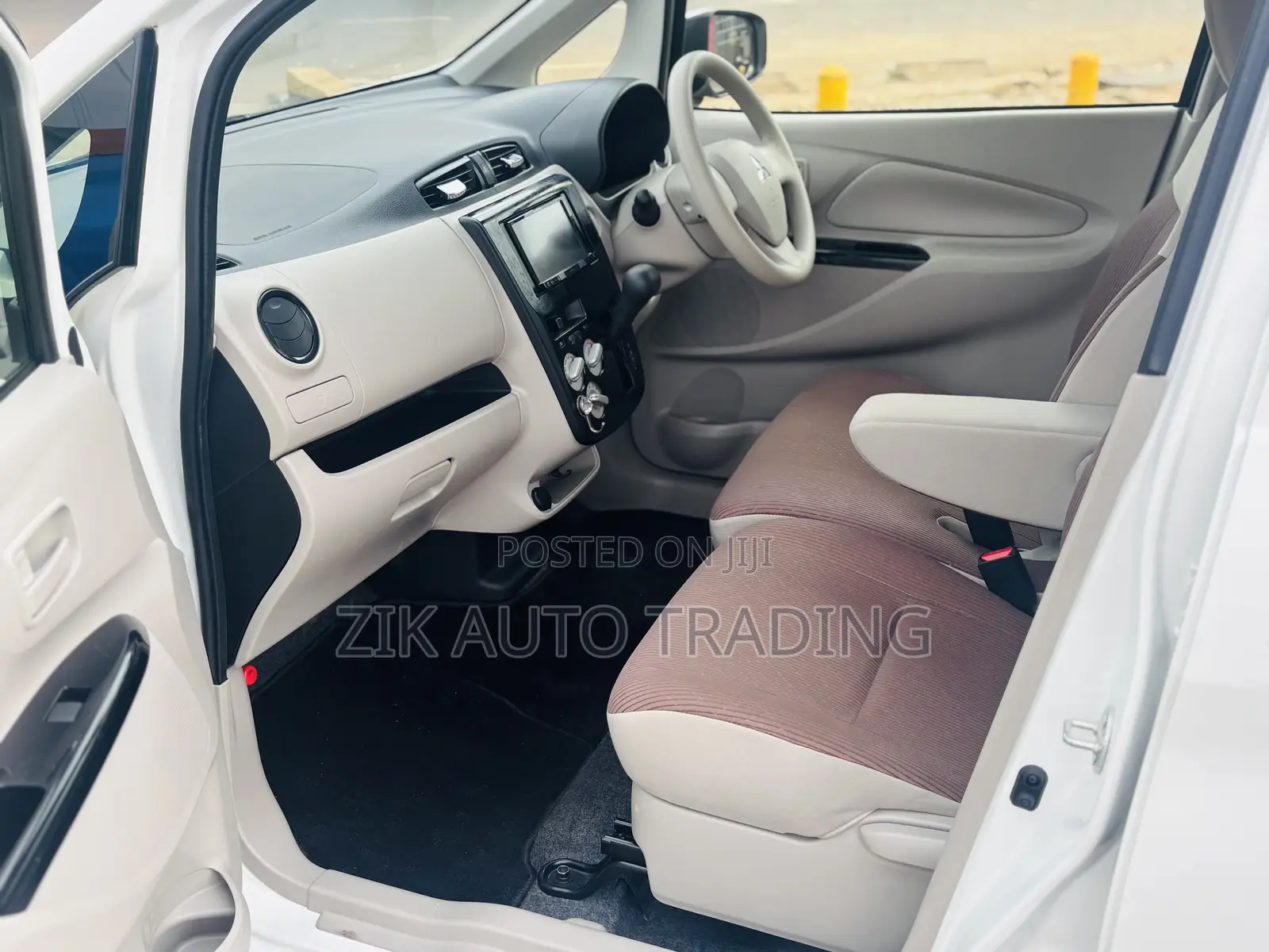 Mitsubishi EK Wagon 2018 White