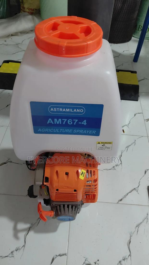 Backpack Knapsack Sprayer Machine 25litres Four Stroke Engine.