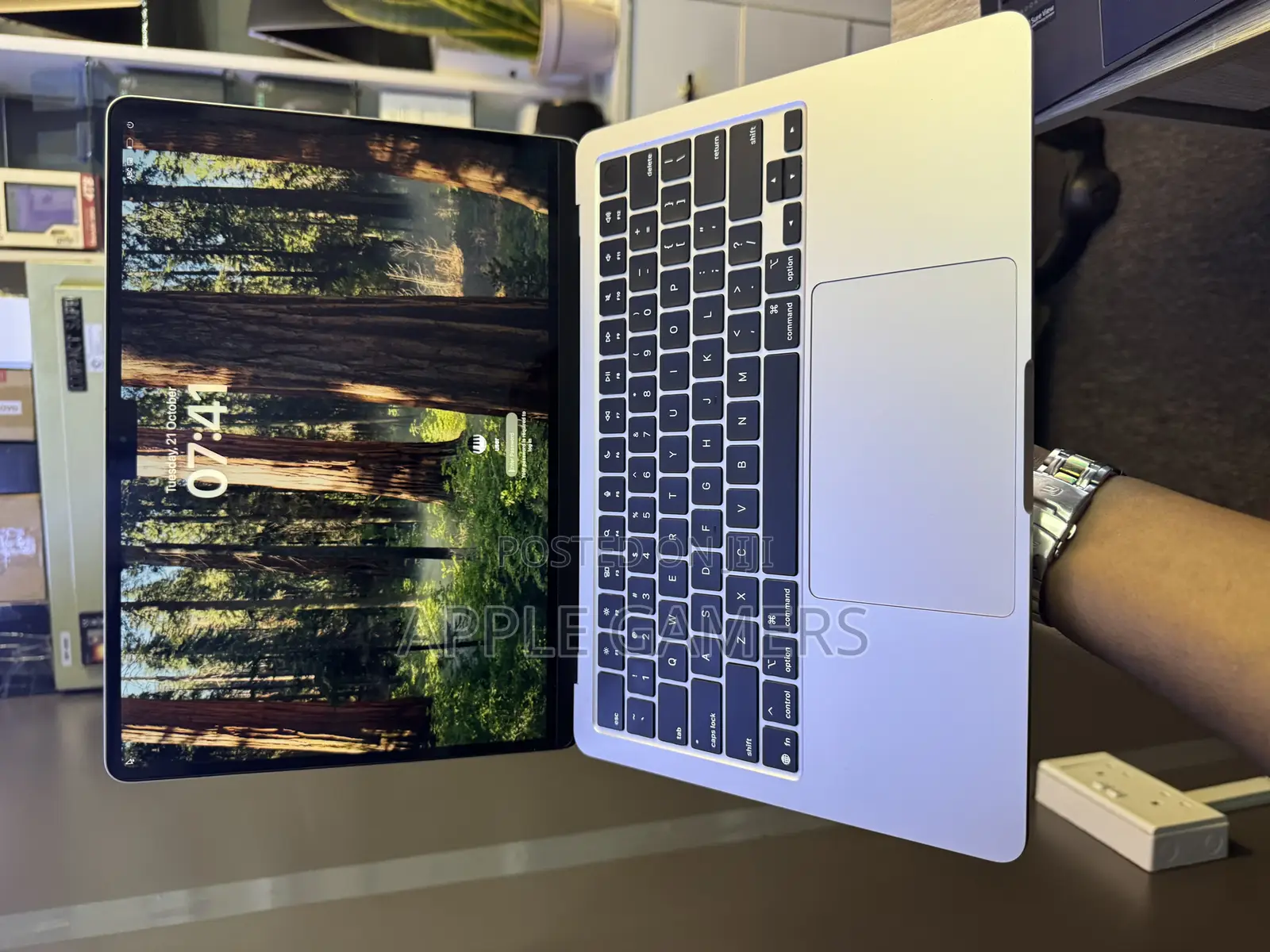 Laptop Apple MacBook Air 2025 M4 13-Inch 16GB Apple M4 SSD 256GB