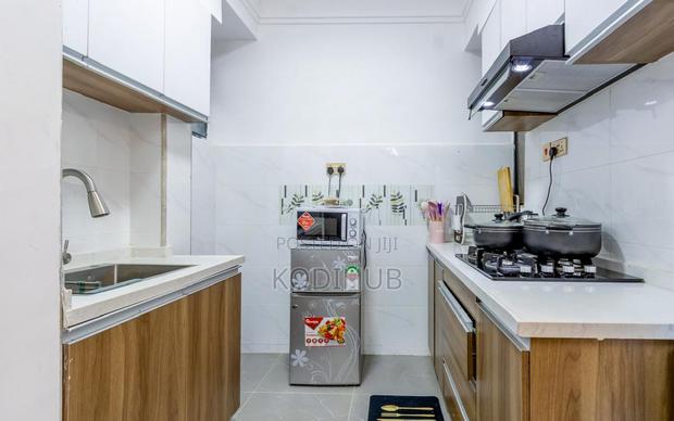 Comfy 1 Bedroom Airbnb in Kileleshwa - thumbnail 2