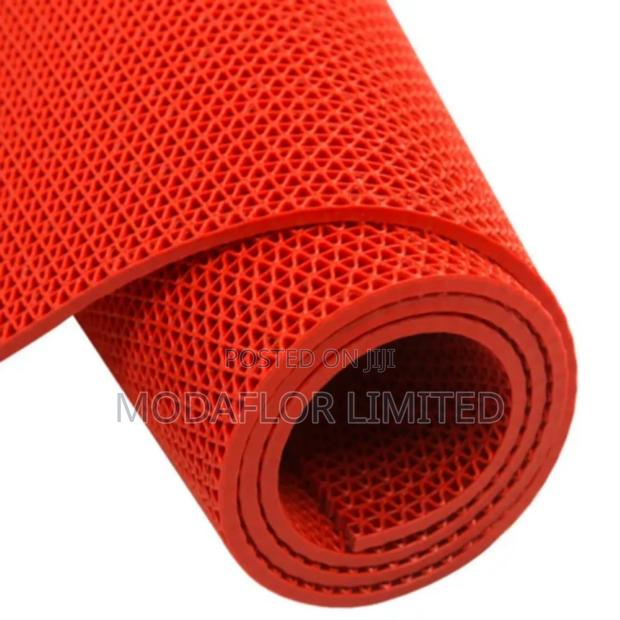 Anti-Slip PVC Mat – Soft Comfort for Wet Bathrooms Balconies
