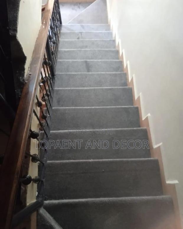 Elegant Plush Wall to Wall Carpet for a Stylish Staircase
