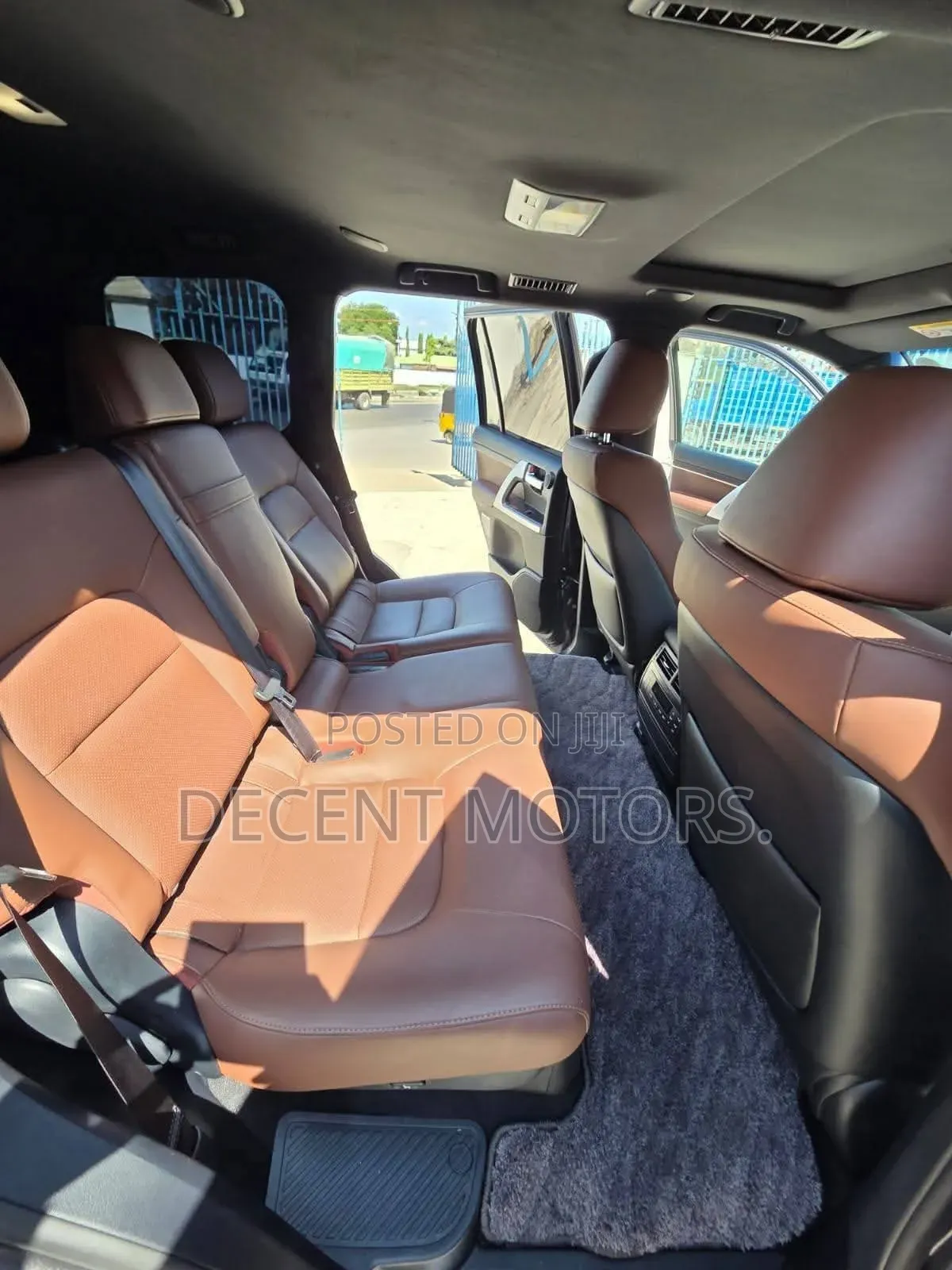 Toyota Land Cruiser 4.6 V8 ZX 2019 Gray