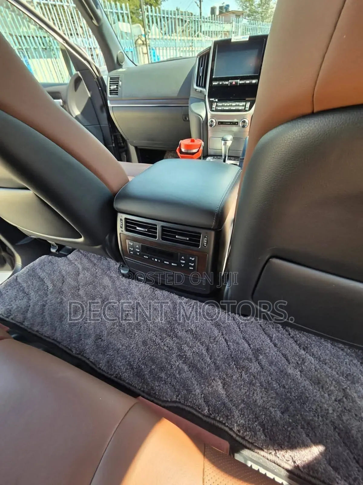 Toyota Land Cruiser 4.6 V8 ZX 2019 Gray