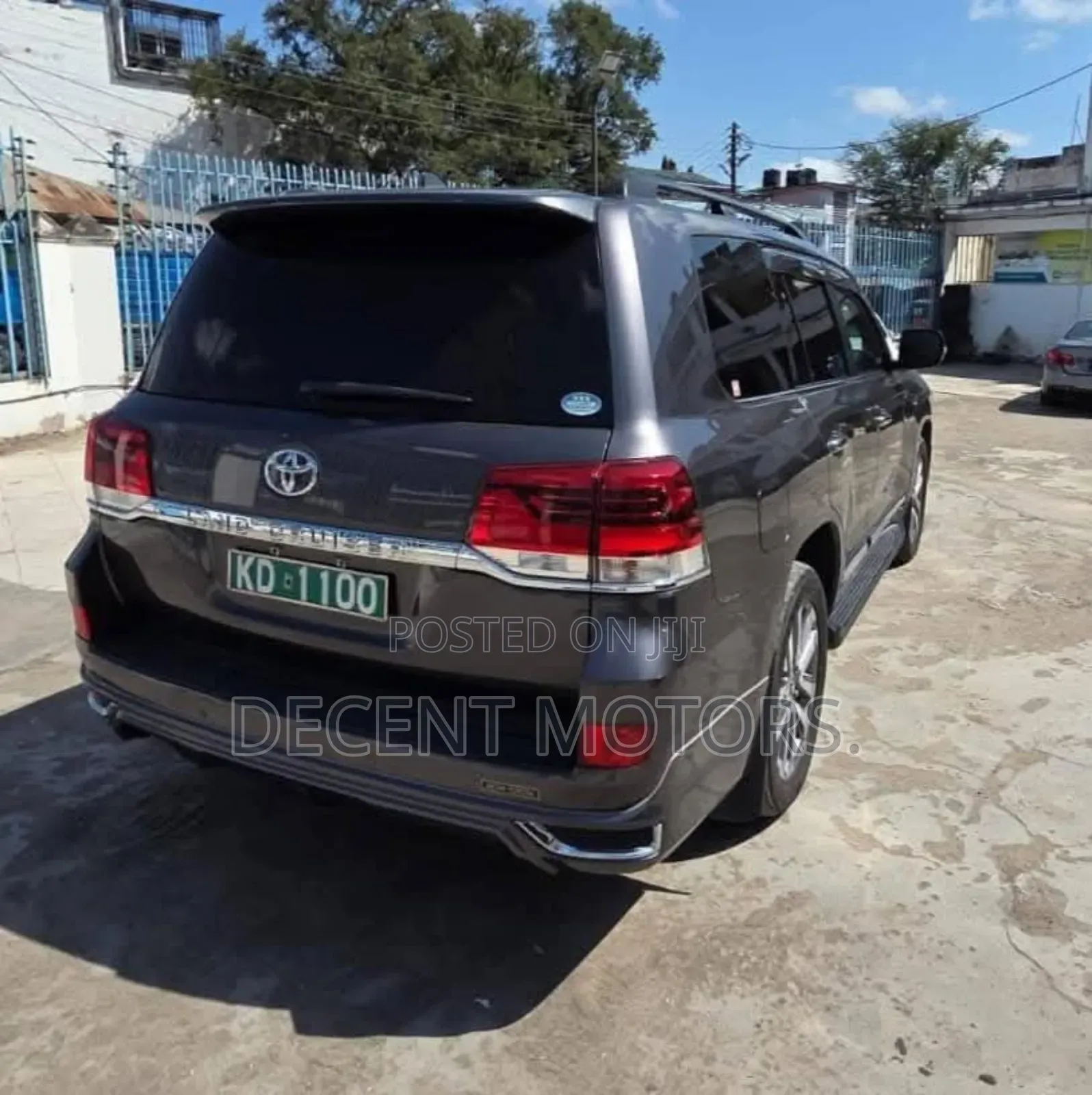 Toyota Land Cruiser 4.6 V8 ZX 2019 Gray
