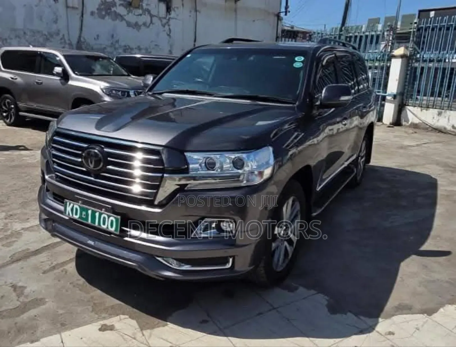Toyota Land Cruiser 4.6 V8 ZX 2019 Gray