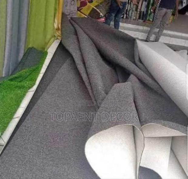 Creating A Statement Of Comfort With Light Grey Wall To Wall Carpets