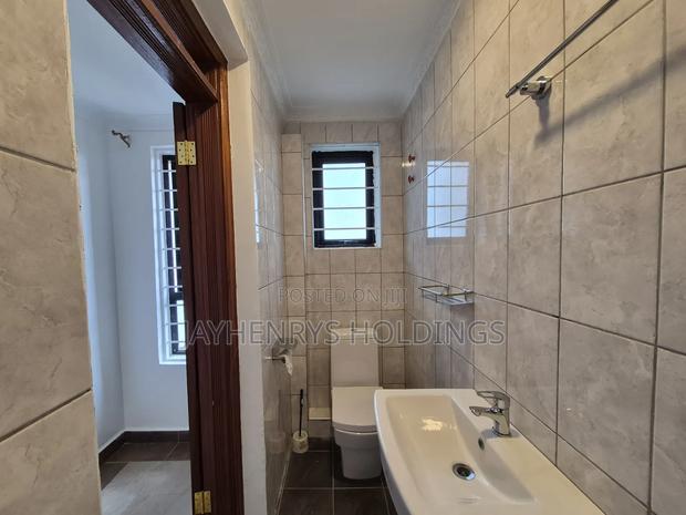 5bdrm House in Kamakis for sale - thumbnail 19