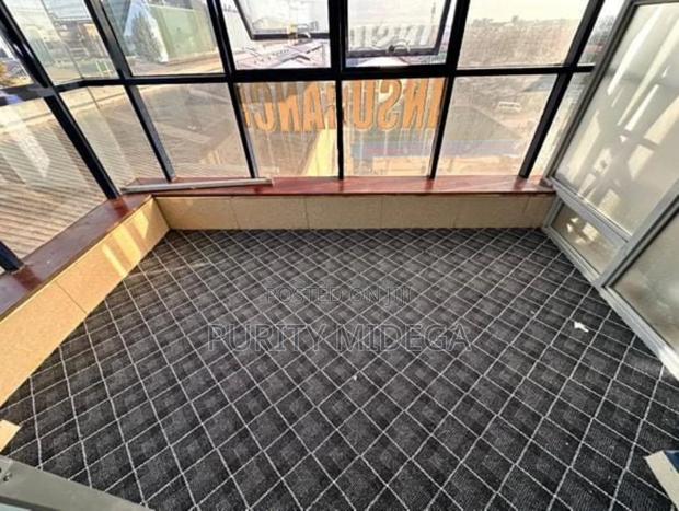 Graphic Wall to to Wall Carpets