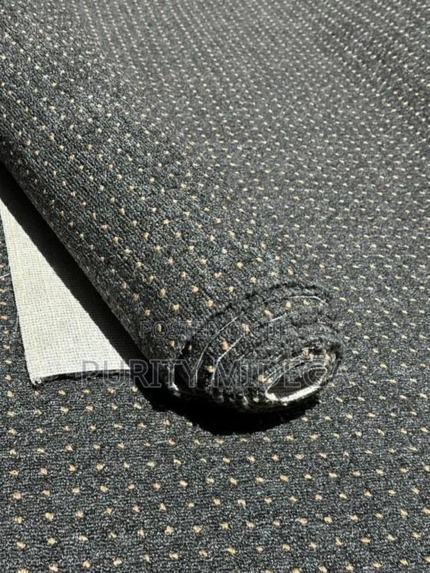 Graphic Wall to to Wall Carpets - thumbnail 2