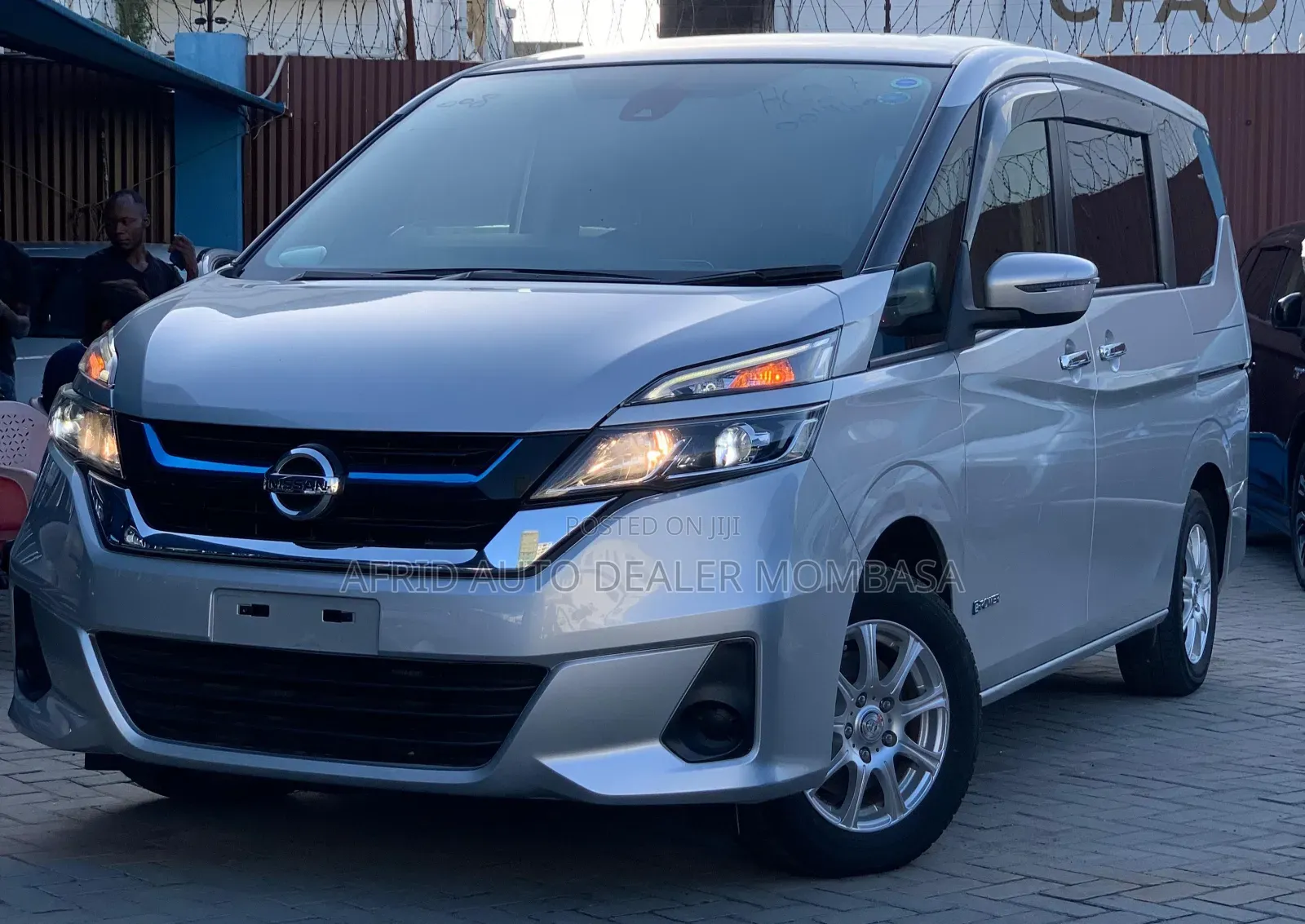 Nissan Serena 2019 Silver