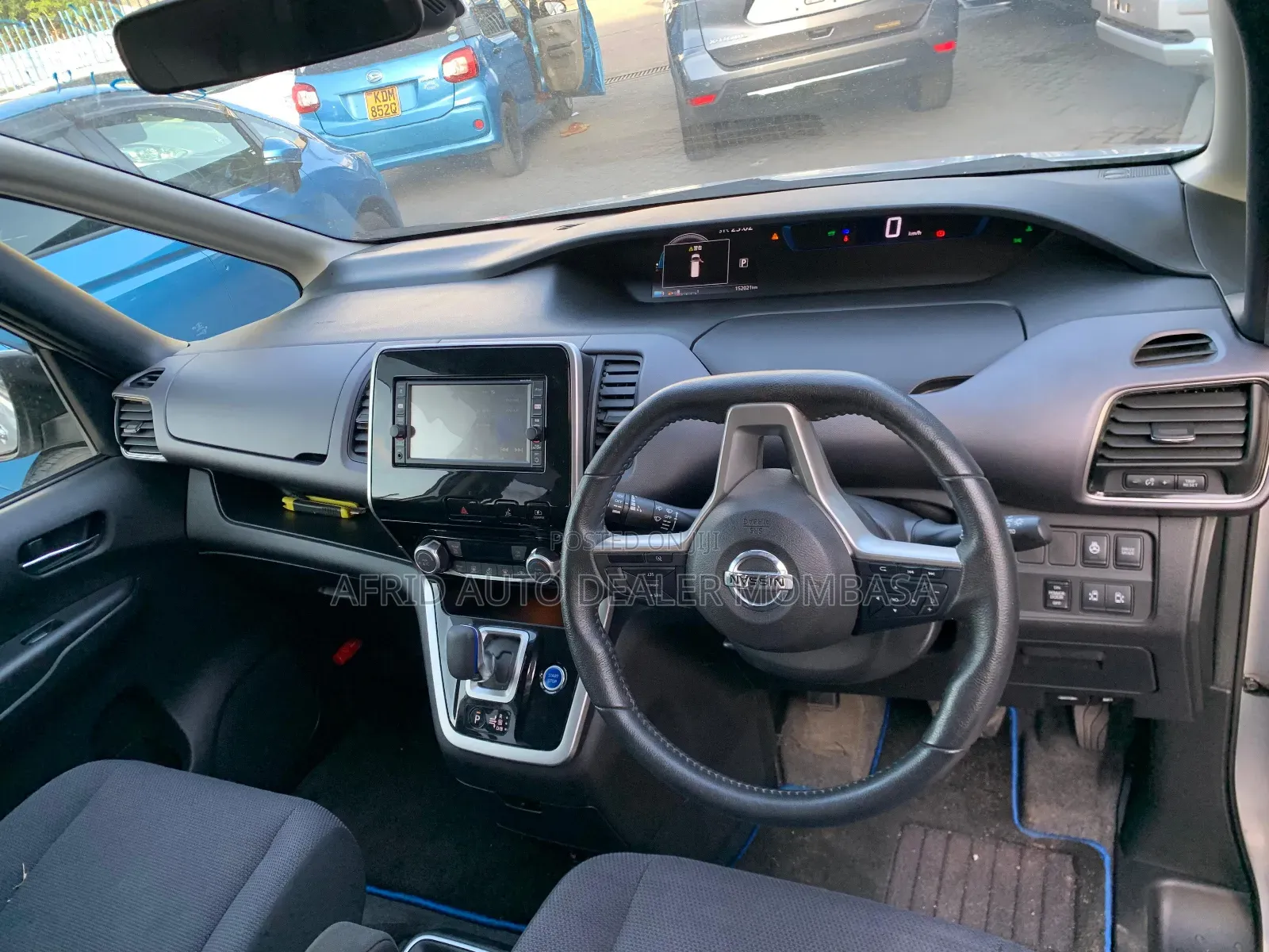 Nissan Serena 2019 Silver