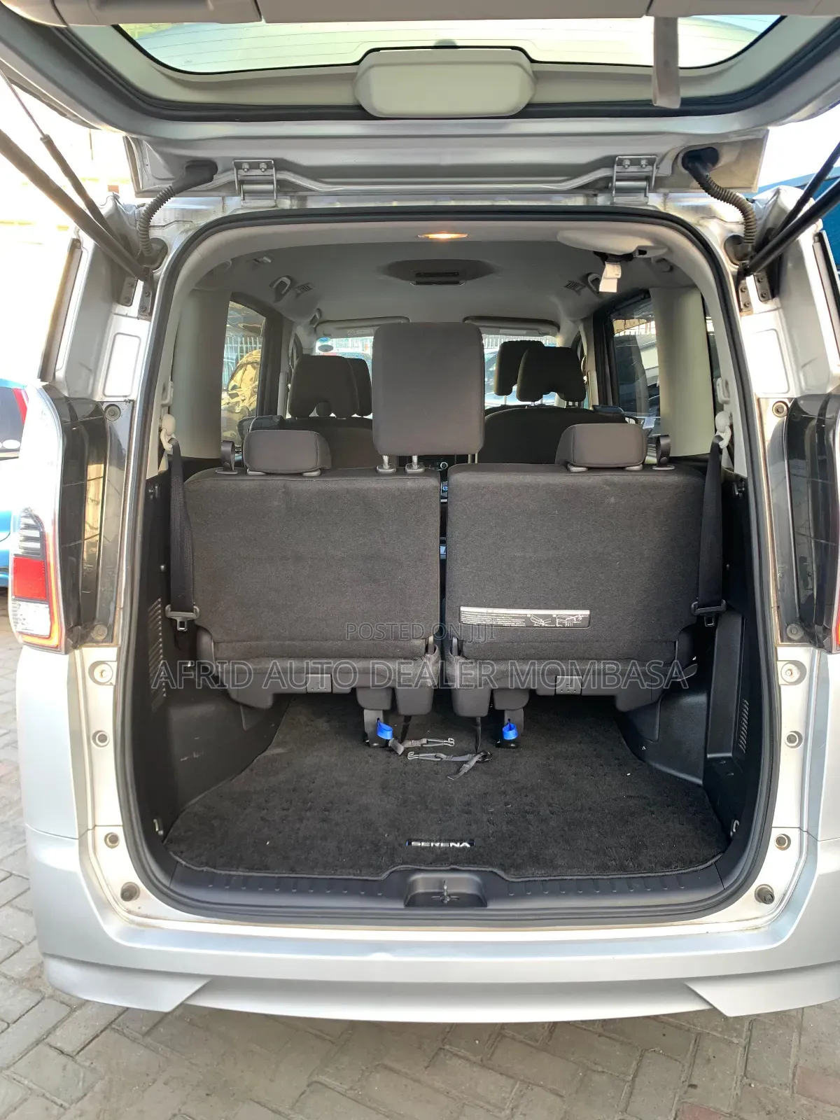 Nissan Serena 2019 Silver