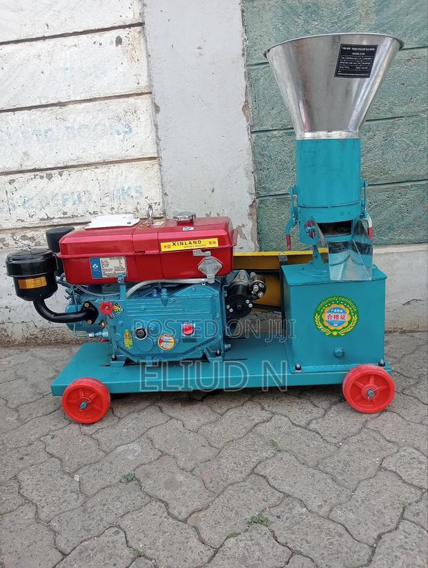 Efficient Pellet Machine With Water Cooled Engine 7.5hp