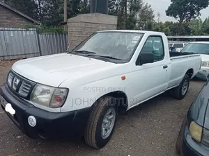 Nissan Hardbody 2005 White