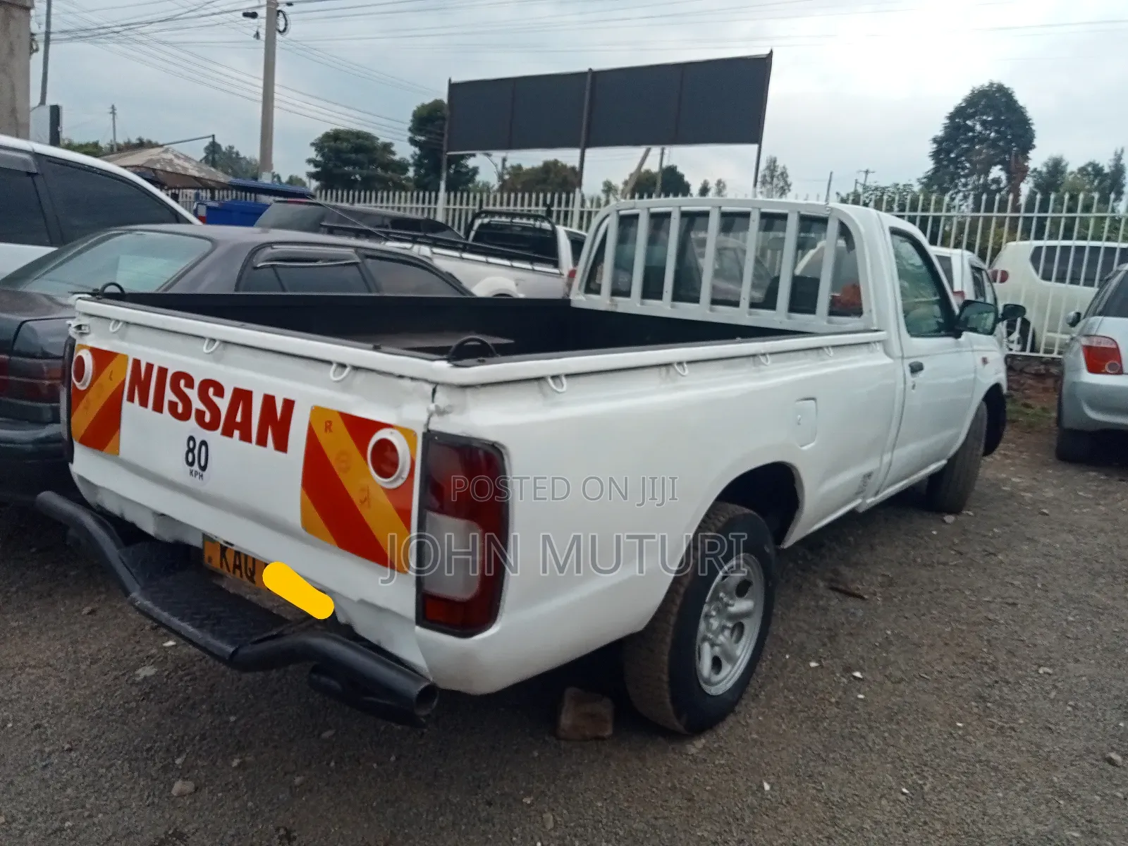 Nissan Hardbody 2005 White
