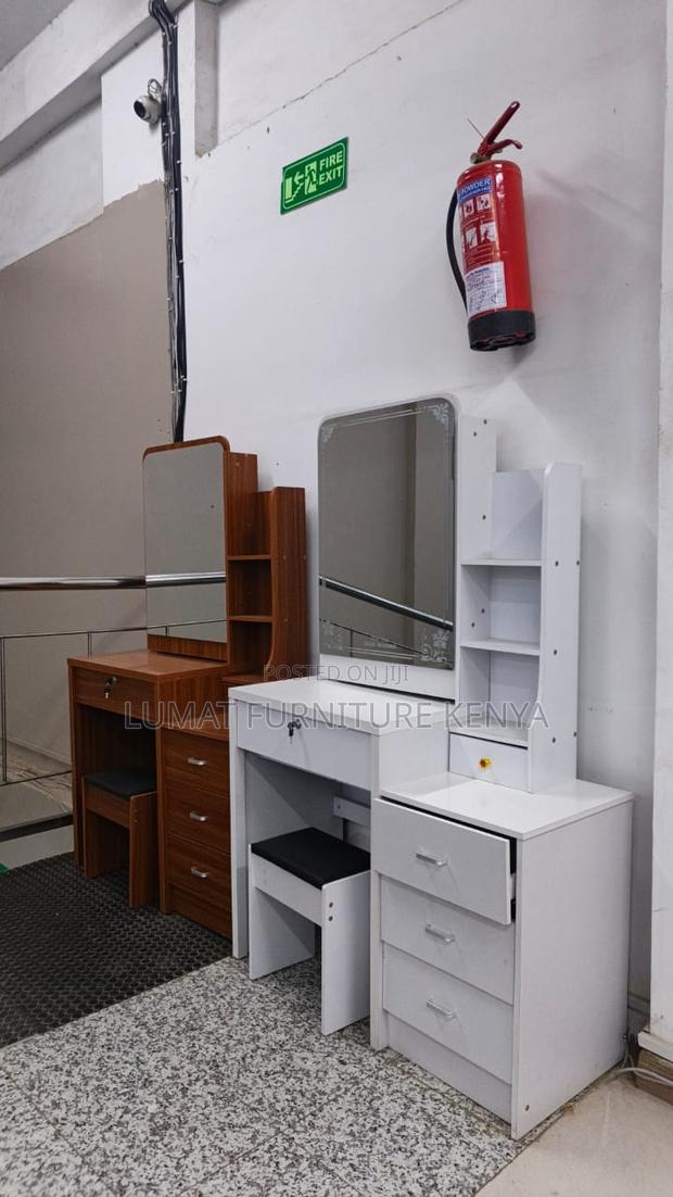 Modern Dressing Mirror - main view