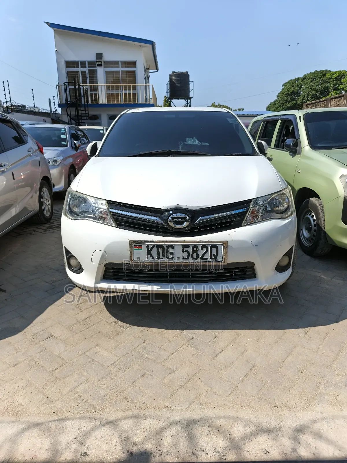 Toyota Corolla Fielder 1.5 Petrol FWD 2015 Pearl