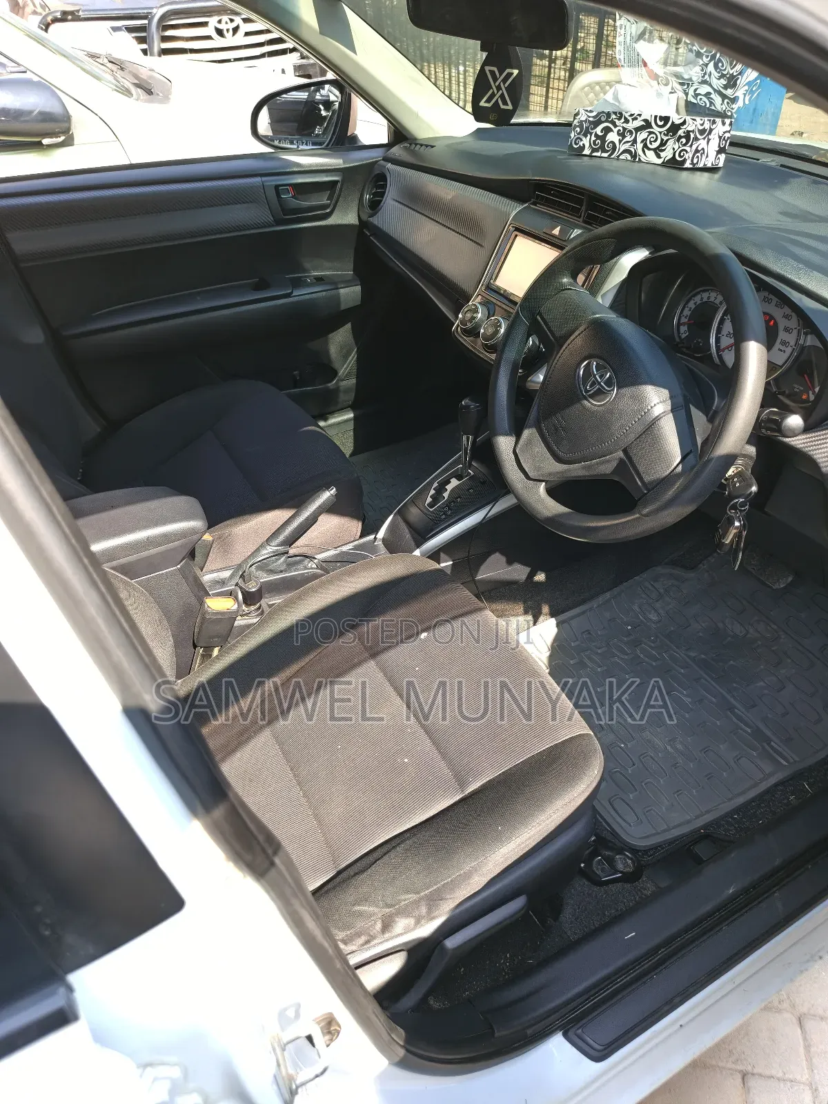 Toyota Corolla Fielder 1.5 Petrol FWD 2015 Pearl