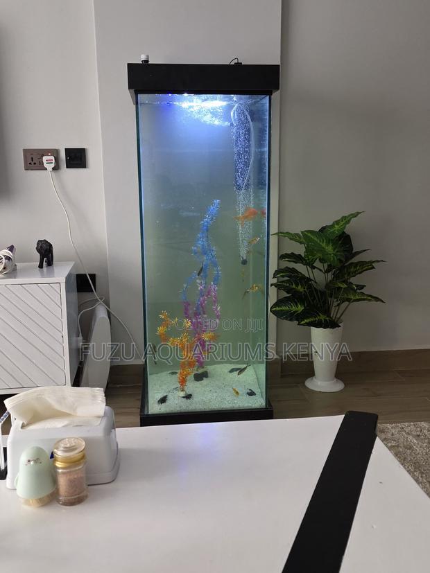 Aquarium Tower With Led Glow 10 Colorful Fish